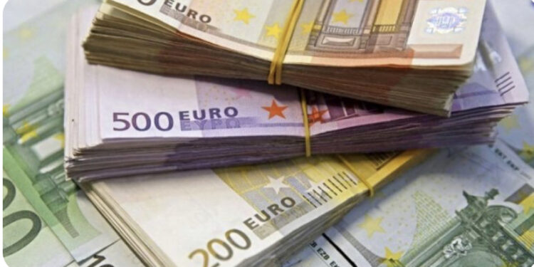 Euro prek fundin, shënohet rekordi minimal për 2024