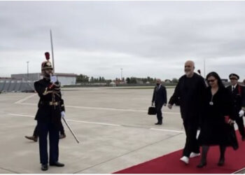 Rama në Paris, takimi me Macronin dhe aktivitete të tjera, zbardhet axhenda