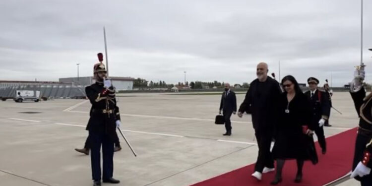 Rama në Paris, takimi me Macronin dhe aktivitete të tjera, zbardhet axhenda