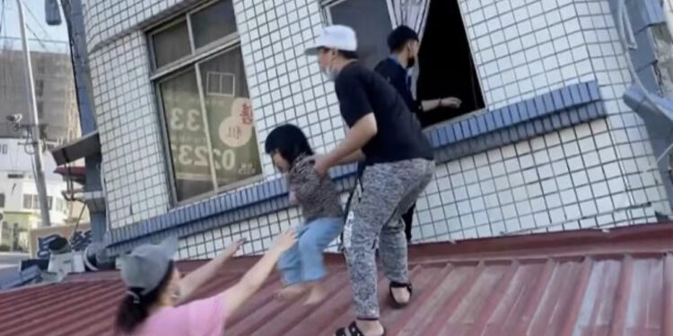 VIDEO/ Pamje nga tërmeti i fortë që tronditi Tajvanin
