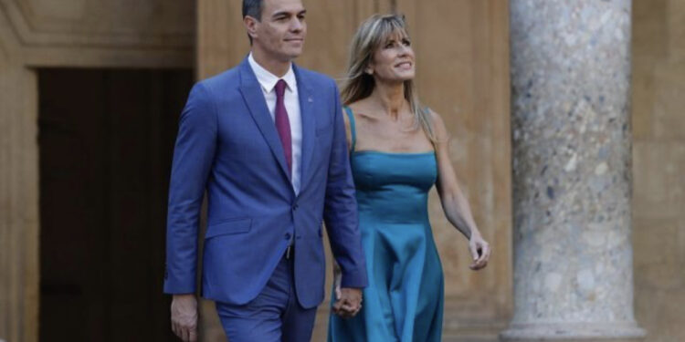 Gruaja e tij nën hetim për mashtrim, kryeministri i Spanjës pezullon ushtrimin e detyrës