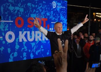 Meta: Moj Serbi, murin ta prisha se më thonë Sali Berisha! Sali Berisha është atje dhe nuk është këtu se doli kundër copëtimit të Kosovës