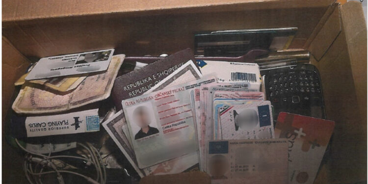 Zbulohet skema e re e transportimit të emigrantëve shqiptarë të paligjshëm në Britani