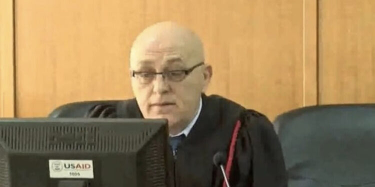 Gjyqtari Tonin Sterkaj merret në mbrojtje për 6 muaj!