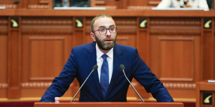 ‘Xibraka’ dhe akuzat ndaj Olsi Ramës, Gaz Bardhi kërkon debat në Parlament