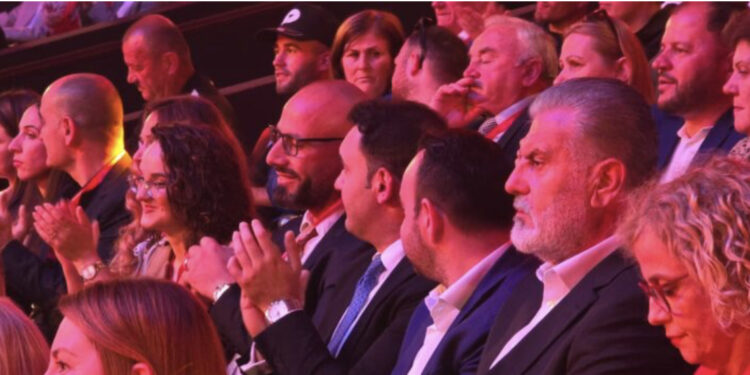 LIVE-Dy miq nga Berisha në konventë, Meta i fut një thumb Bashës: Nuk fitohet duke fjetur