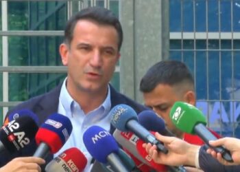 Veliaj del pas 8 orësh nga SPAK-u: Hetuesit më thanë mos fol