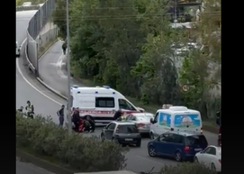 VIDEO/ Aksident pranë zonës së liqenit në Tiranë, plagoset rëndë një person