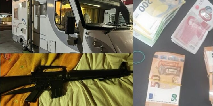 EMRI/ Po trafikonte armë me rulotë drejt Italisë, arrestohet italiani