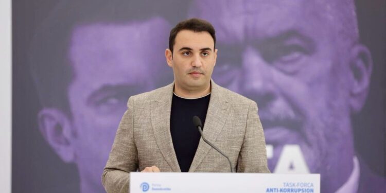 Këlliçi: Ja si e “gostiti” Redi Molla Klodian Zoton me 1 milionë euro tender