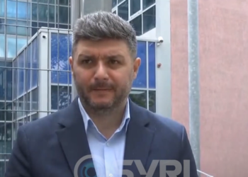 VIDEO/ Shtyhet seanca ndaj gazetarit Koka, avokati: Vendim skandaloz shtyrja e seancës