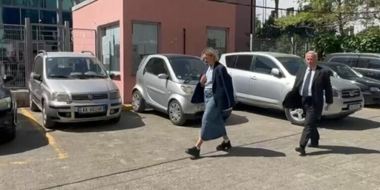 Ish-drejtues dhe zyrtarë të bashkisë Tiranë futen në SPAK