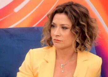 Egla është e martuar? Vëllai i saj zbulon të vërtetën: Për letrat italiane ajo…