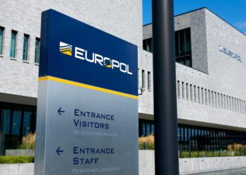 Europol publikon raportin: Grupet kriminale shqiptare aktivë në tregun e heroinës dhe kokainës