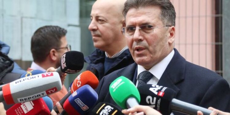 GËRDECI/ Fatmir Mediu akuza SPAK-ut: Po e çojnë procesin drejt absurdit, të pyetet me çdo kusht Luan Hoxha