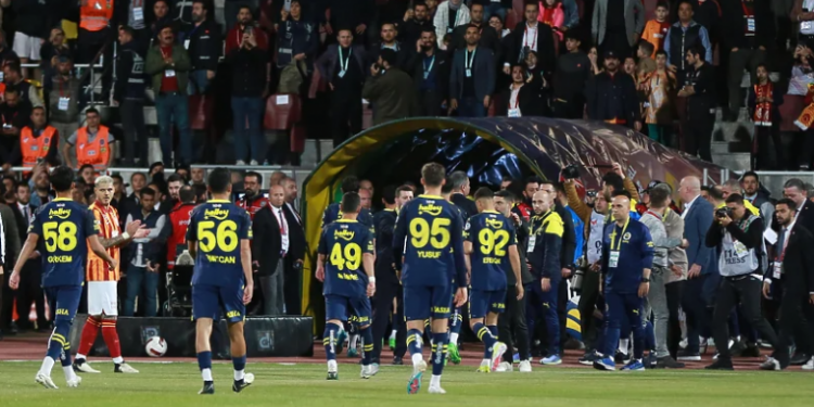 Nuk ka përfunduar me kaq, Fenerbahce me tjetër paralajmërim pas skenarit në Superkupën e Turqisë