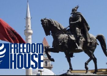 Freedom House ‘nxin’ Shqipërinë: Përkeqësim i gjendjes së mediave dhe shoqërisë civile