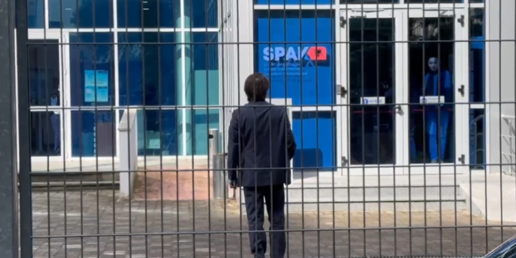 Ish-deputeti Ralf Gjoni paraqitet në SPAK