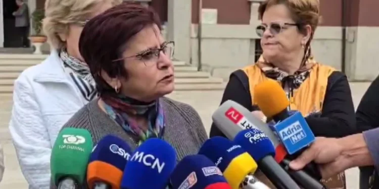 Pa shtëpi dhe pa bonus qiraje/ 65 familje të dëmtuara nga tërmeti protestojnë në Durrës