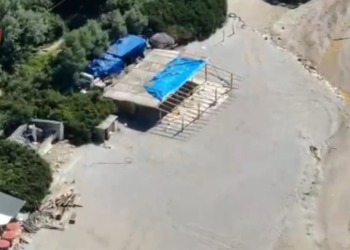 Po ndërtonin pa leje në plazhin e Gjipesë, arrestohet 52-vjeçari, në kërkim 3 të tjerë