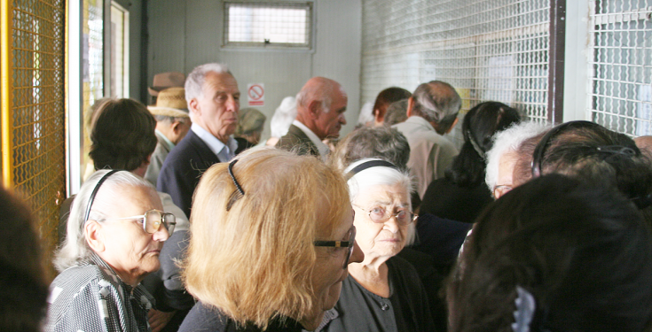 Varfëria nuk i lejoi të paguanin sigurimet shoqërore, gjysma e pensionistëve sot po marrin pagesa të pjesshme