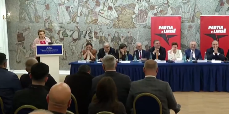 “Po për krahinalizmin çfarë do të thotë …”, Ilir Meta shpërthen në të qeshura pas deklaratës së Kryemadhit në KDK