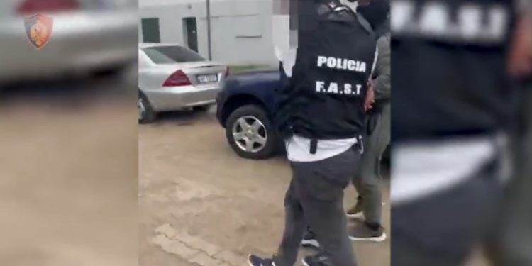 EMRI/ Në kërkim nga Italia, arrestohet në Kavajë 46-vjeçari