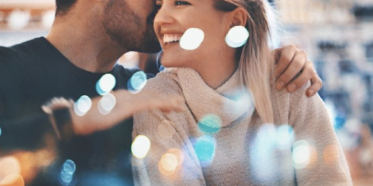 “Do të merrni dashurinë që keni ëndërruar gjithmonë!” Jeta romantike e këtyre shenjave përmirësohet ditët në vijim