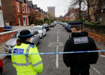 EMRAT/ Dalin ‘zbuluar’ 3 shqiptarët, policia britanike iu zbulon shtëpinë e barit