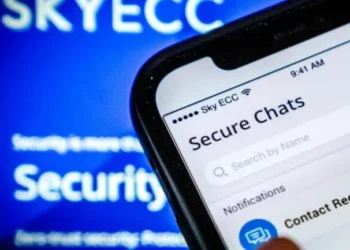 EMRI/ Pastronte paratë e drogës në Shqipëri, shqiptarja del para gjykatës në Belgjikë