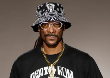 FOTO/ Reperi Snoop Dogg ndjek në Instagram këngëtaren shqiptare