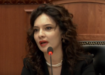 Investigimi i “Rai 3”, Spiropali akuzon opozitën: Po përbaltin Shqipërinë, jemi në borxh deri në fyt me qytetarët