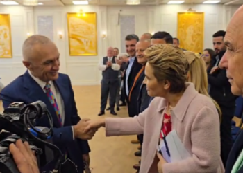 VIDEO/ Nis mbledhja e KDK, çfarë kërkoi Kryemadhi? Meta: Ti plotësohet çdo kërkesë, në veçanti Lonës