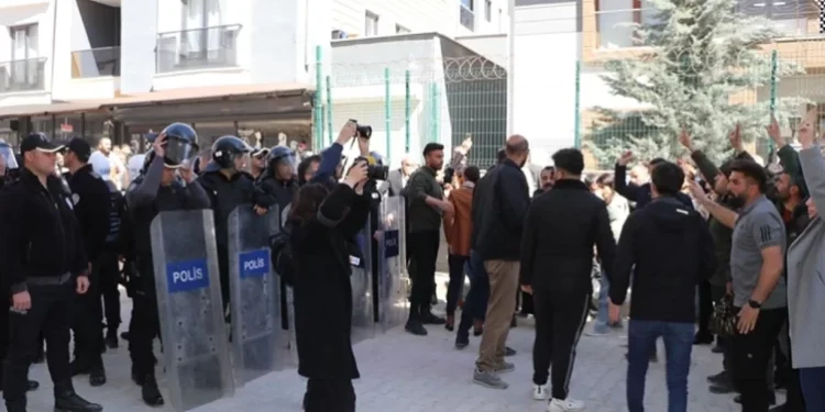 Kandidatit kurd nuk i njihet fitorja, plasin trazirat në Turqi pas humbjes së Erdoganit