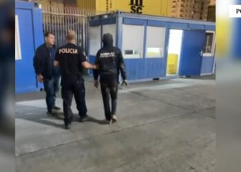 VIDEO/ Tentuan të kalojnë kufirin me dokumente të falsifikuara, arrestohen dy turq dhe procedohen në gjendje të lirë dy maroken
