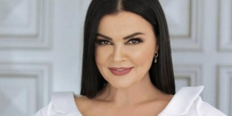 Eli Fara feston sot ditëlindjen, ja sa vjeçe mbushi këngëtarja e njohur