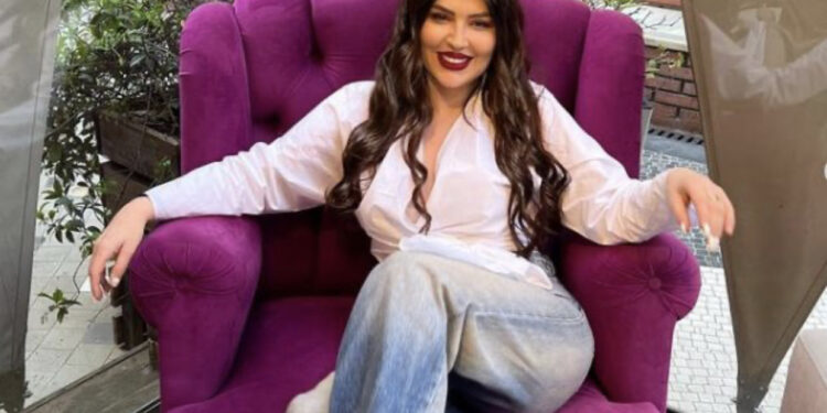 FOTO/ Rozana Radi “thumbon” 5 finalistët e “BBV”! S’është Egla Ceno, këngëtarja “zbulon” fituesin e çmimit të madh