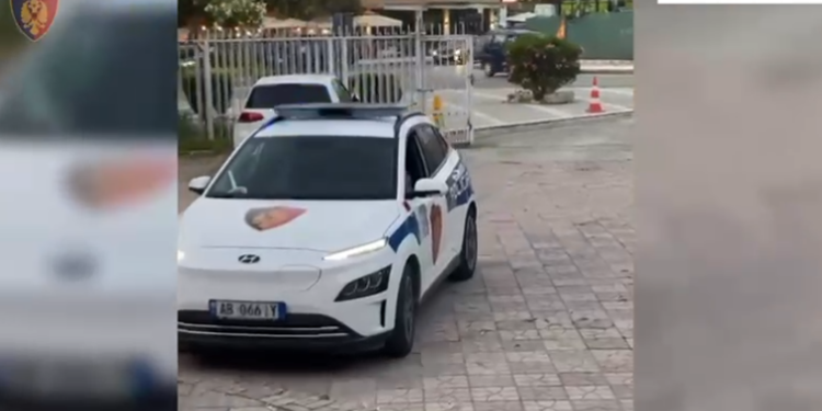 Merret peng 15-vjeçari në Durrës, e shpëton policia