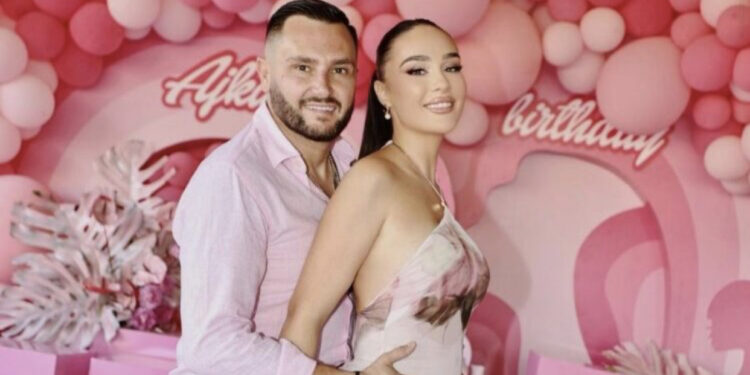 Besi i dedikoi këngën, ja reagimi i Xhensilës