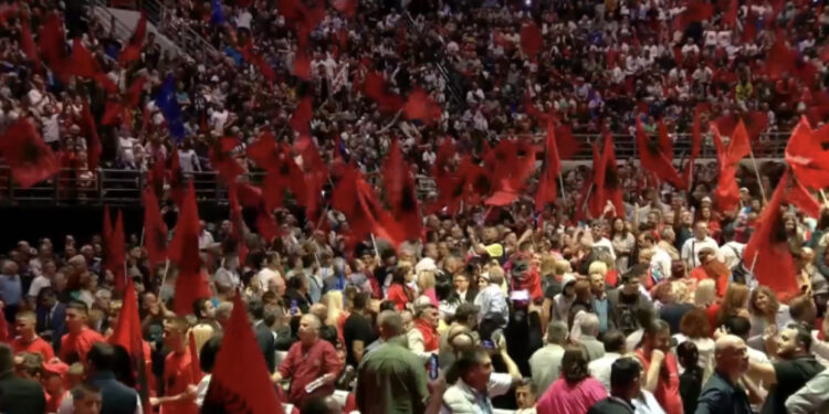 Rama në Athinë/ Stadiumi ‘Galatsi’ plot me shqiptarë