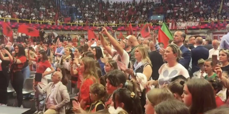 PD: Rama, tallava në Milano me djersën e emigrantëve