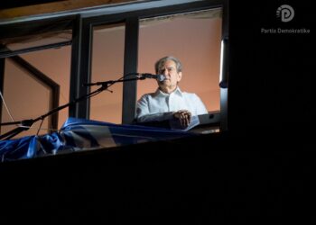 Berisha: Edi Rama, ti dhe Olsi jeni peshkaqenë të pamëshirë, keni futur dhe fusni hundët në çdo vjedhje të madhe në këtë vend