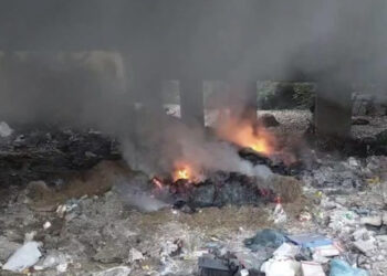 U vihet flaka mbeturinave në Thumanë, vështirësi në qarkullim