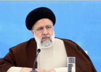 Vdekja e presidentit Raisi, iranianët gëzim dhe festa ditën e varrimit të tij! Shpërndajë ëmbëlsira nëpër rrugë