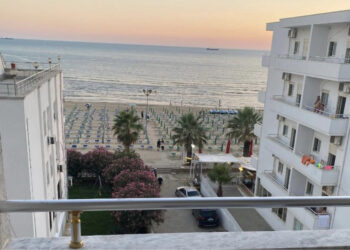 Prag sezoni/ Bizneseve të Durrësit u shtrenjtohet uji me 7.7%, të Kavajës me 49%