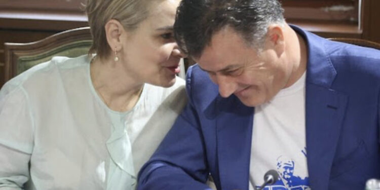 E bujshme, gazetarja e njohur paralajmëron “Kohë të këqija” për Kryemadhin dhe Nokës, ja çfarë po ndodh brenda SPAK