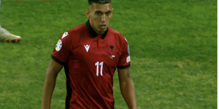 Gazetari në Kosovë kërkon Myrto Uzunin para Rei Manajt: Golat në La Liga vlejnë më shumë se ato ndaj Instabulsporit