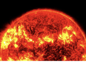 Dielli lëshon valën magnetike më të madhe të zjarrtë