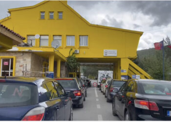 Shtohet fluksi i automjeteve gjatë 24 orëve të fundit në pikën e kalimit kufitar në Kapshticë.