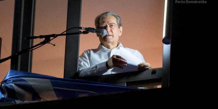 Berisha pyet Dumanin: Pse e mban të fshehtë dhe në mbrojtje terroristin që shkrehu breshëri mbi Top Channel dhe vrau rojen e pafajshme aty?